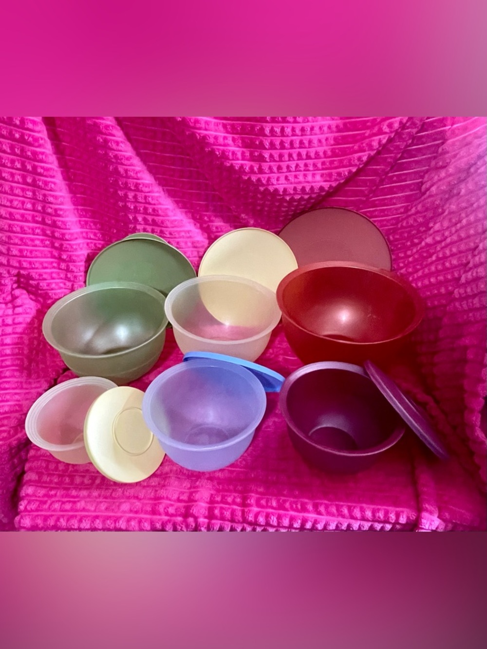 Set of 6 Tupperware colorful mixing bowl set with lids